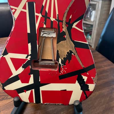EVH Striped Series Frankie 2020 - Red / White / Black Stripes Relic image 5