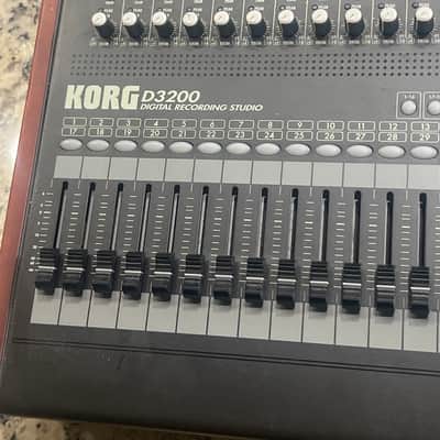 Korg D3200 Digital Recording Studio - Black - Woodgrain image 6