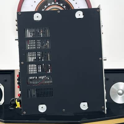 VINTAGE MARANTZ 1070 INTEGRATED AMPLIFIER (FREE WC-10 WOOD CASE) 1-YEAR WARRANTY image 6
