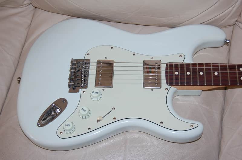 Fender Blacktop Stratocaster