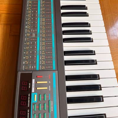 Korg Poly-800 with hard case MINT!! image 3