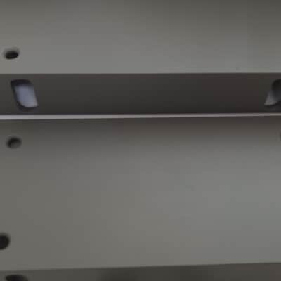 Rack ears to fit Akai S6000 + screws Akai sampler