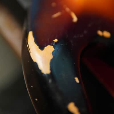 Freakaster Stratocaster Relic Body 3 Tone Sunburst image 17