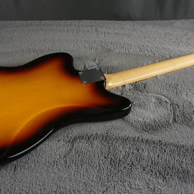 Fender Traditional II 60s Jazzmaster 2022 - 3-Color Sunburst - Japan image 14