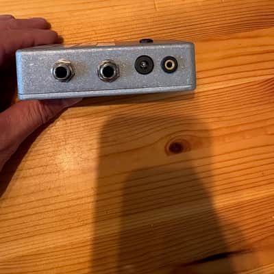 Gravy67 MIDI Controlled 1 Loop Switcher 2025 - Gray image 2