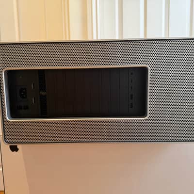 Apple Mac Pro Rack 2019, 96Gb, 2TB Internal SSD, Rack Rails image 3