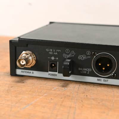 Shure SLX4 Wireless Receiver - L4 Band: 638-662 MHz (NO POWER SUPPLY) CG01SE9 image 7
