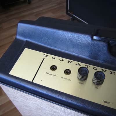 MAGNATONE M12 Tube Bass & Guitar Amp (2) EL-34s 1-15 Circa-1963 Black Moulded Cabinet image 11