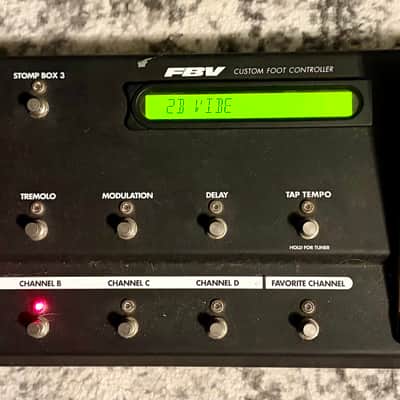 Line 6 POD X3 Pro Rack Bundle w/ FBV Longboard, MCM 7U Case, Power Strip & Manuals image 3