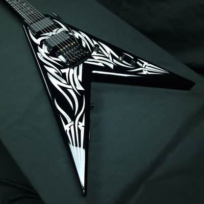 B.C. Rich KKV Kerry King Signature Speed V 2008 Made in Korea Onyx with White Tribal Graphic Neck Thru Kahler EMG 81 85 Slayer guitar image 13