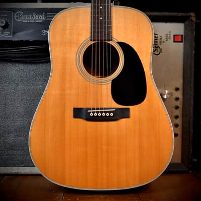 Martin D-28 Natural 2011 image 1