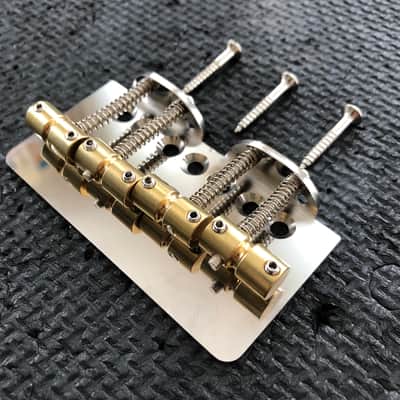 Retrovibe® Fully compensatable bass bridge for 51 Precision string thru, brass saddle, 19mm spacing image 4