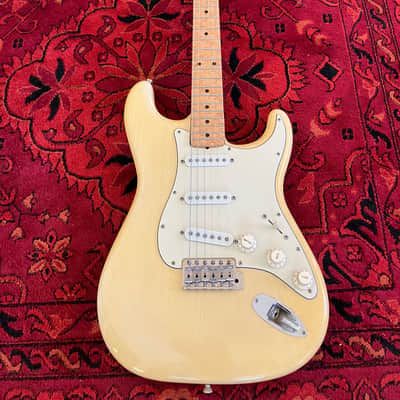 DEARNALEY STRATOCASTER 1999 - OUTSTANDING BIRDSEYE MAPLE AND BLONDE, GREAT SOUND AND PLAYABILITY image 18