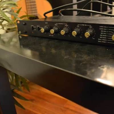 Boss RV-1000 Digital Reverb rack unit image 3