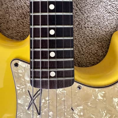 Original 2002 Fender Tom Delonge Limited Edition Stratocaster Strat Graffiti Yellow image 18