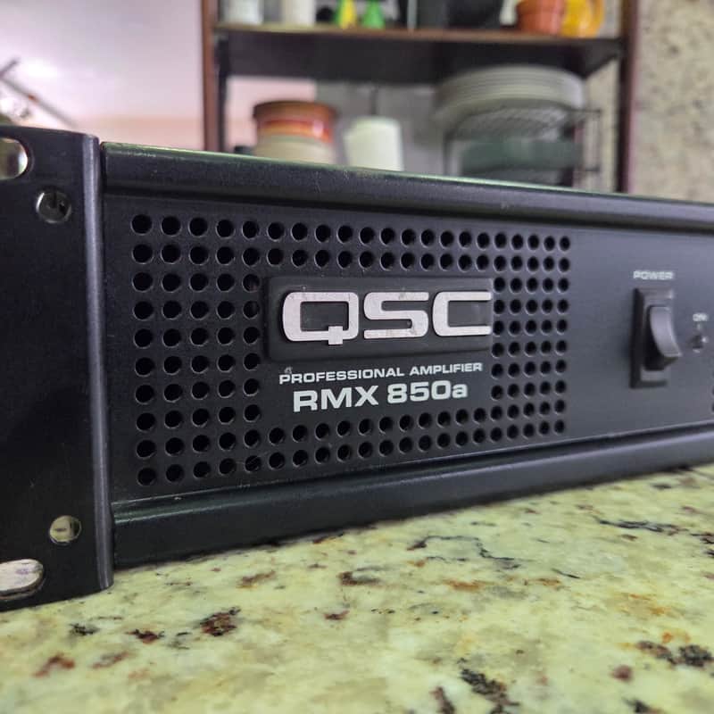 QSC RMX850a RMXa Series Rack-Mounted Power Amp