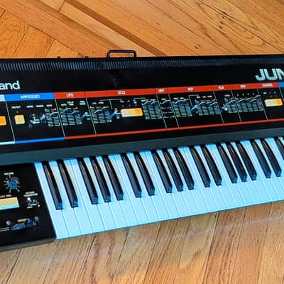 Roland Juno-60 61-Key Polyphonic Synthesizer 1982 - 1984 - Black