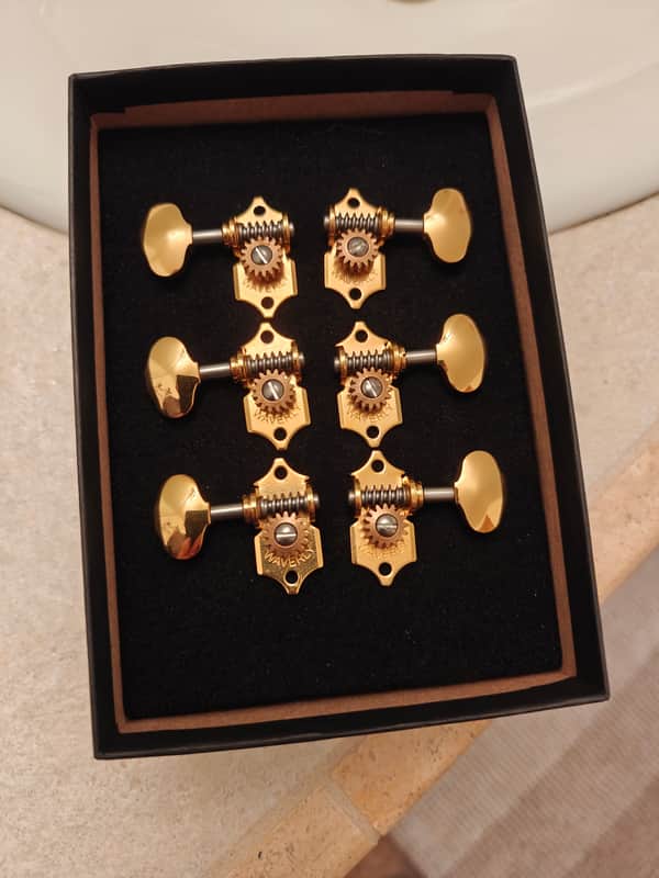 Waverly 4060-G   'Gold' image 1