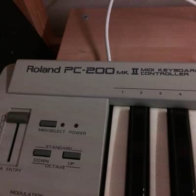 Roland PC-200 Mk ii Midi Keyboard 9 Volt Powers Supply Or Battery Powered image 2