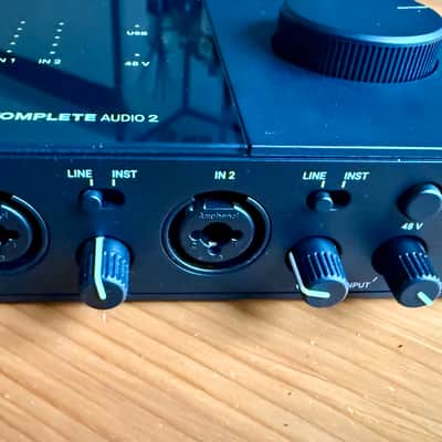 Native Instruments Komplete Audio 2 Desktop USB Audio Interface 2019 - Black image 2