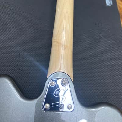 Squier Paranormal Super-Sonic  - Graphite Metallic image 8