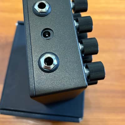 Walrus Audio Lore Reverse Soundscape Generator Limited Edition - Onyx Series 2023 - Onyx image 5