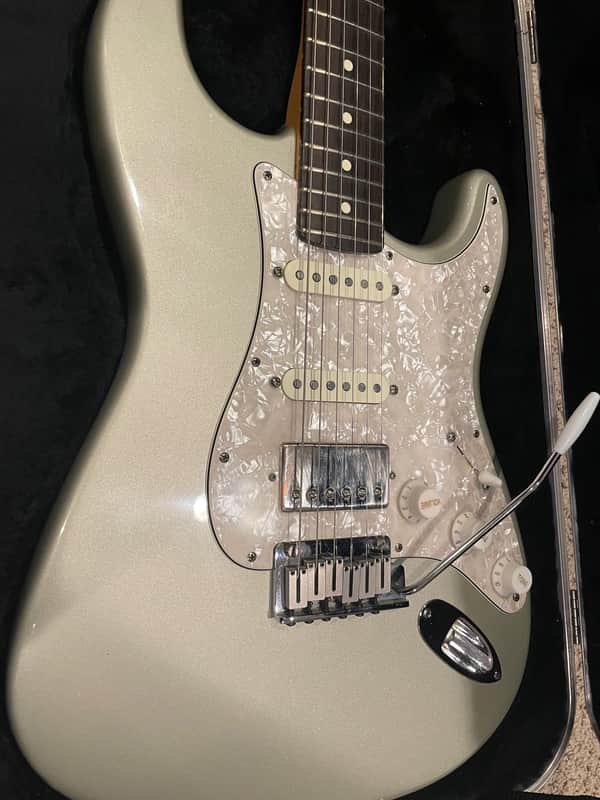 Fender Strat Plus with Rosewood Fretboard 1997 - 1998 - Inca Silver