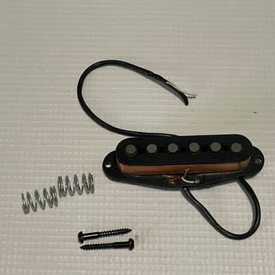 2000's Seymour Duncan Designed SC101 Black Middle Single Coil Guitar Pickup 6.72k (Missing cover) image 1