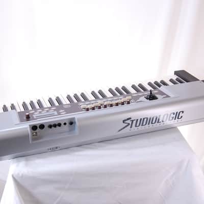 Studiologic VMK-161 61-Key Waterfall Action MIDI Controller Keyboard with Case image 5