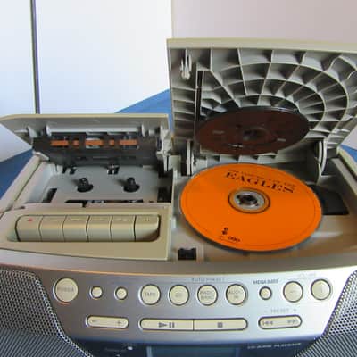 Vintage Sony Radio CFD-S05 Cassette, Cd player 2000s image 7