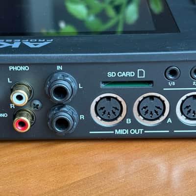 Akai MPC Live II Standalone Sampler image 7