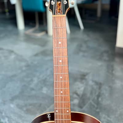 Godin 5th Avenue Kingpin Cognac Burst image 4