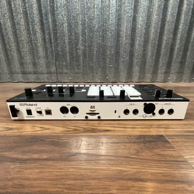 Roland Verselab MV-1 Music Creation Workstation Used image 3