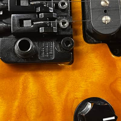 Peavey EVH Wolfgang Special Amber Quilt Electric Guitar w Case image 3