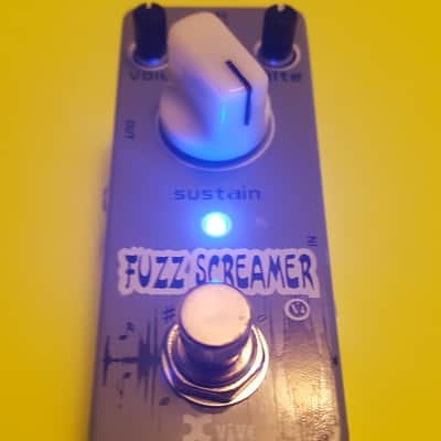 Xvive V4 Fuzz Screamer 2015
