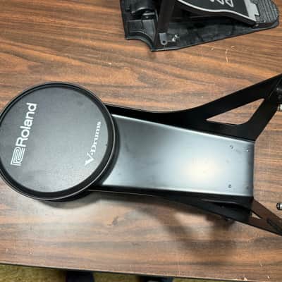 Roland KD-10 V-Kick V-Drum Trigger Pad Bass w/DW 2000 Kick Drum Pedal - X1N4309 image 6