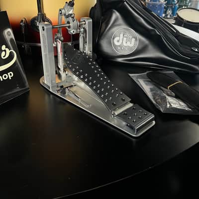 DW MFG Series Direct Drive Single Pedal w/Case DWCPMDD *OPEN BOX image 2