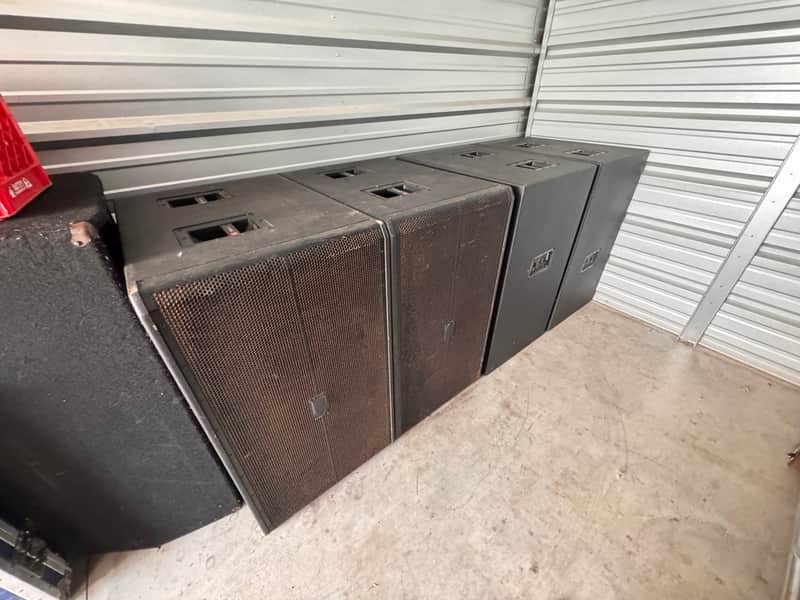 JBL SRX728S