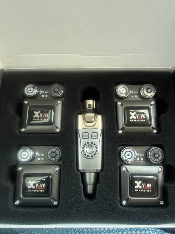Xvive U4R4 Wireless In-Ear Monitoring System 2010s - Black image 1