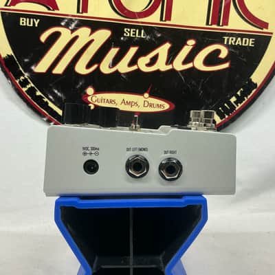 Walrus Audio Mako Series D1 v1 Delay Pedal image 6