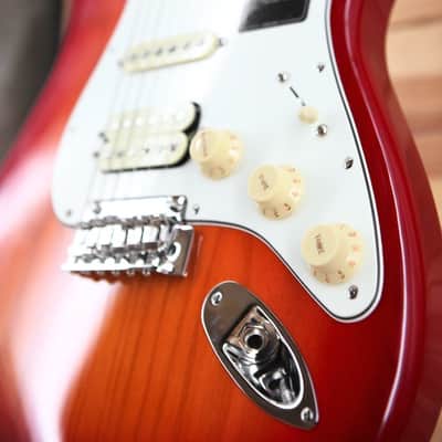 Fender Player II Stratocaster HSS - Aged Cherry Burst image 8