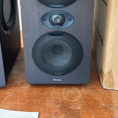 Focal Shape Twin (2020 Walnut Finish) Local Pickup in Nashville image 2