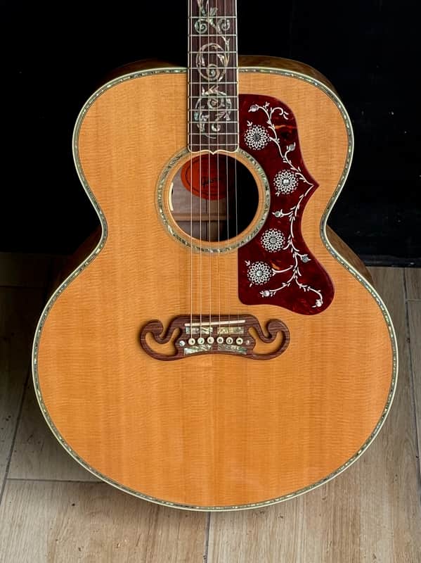 Gibson SJ-200 Quilt Vine  2015 - Insane Quilted Maple all over w/stunning Abalone inlaid on every surface.