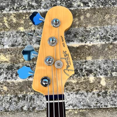 Fender American Pro II Jazz Bass® Rosewood Fingerboard, 3-Color Sunburst 0193970700 image 7