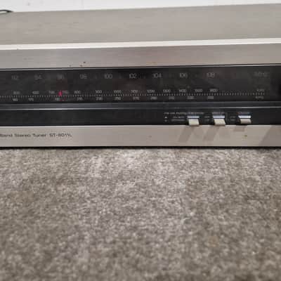 Technics ST-8011L Tuner - Analog Precision - Very Good w/ Original Box & Power Cable image 5