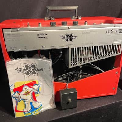 Fender Vaporizer Pawn Shop Series 12-Watt 2x10" Guitar Combo 2013 - 2014 - Rocket Red image 3