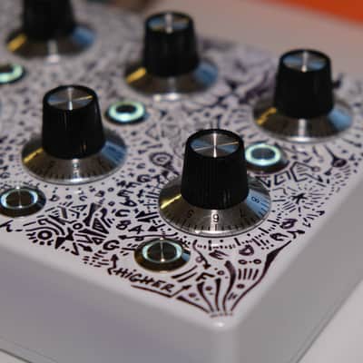 KRISCHER - M8 / analog polyphonic synth image 7