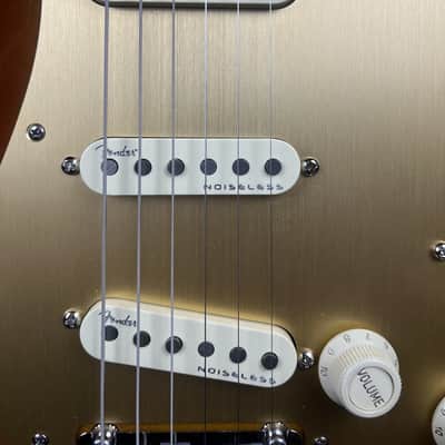 Fender American Ultra II Stratocaster 2025 - 3 Tone Sunburst image 7