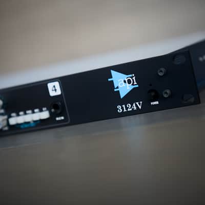 API 3124V 4-Channel Microphone Preamp image 3