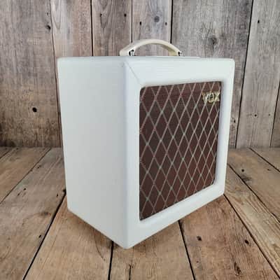 Vox 2011 AC4TV 4 Watt 1x10" Combo Amp, Near Mint - White image 3
